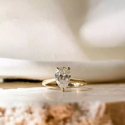 実質のダイヤモンドの婚約指輪18kの金のナシの自然なダイヤモンドの結婚指輪