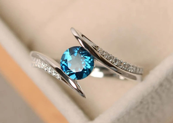空想Shank Blue Diamond Engagement Ring、OEM ODM 14K White Gold Ring