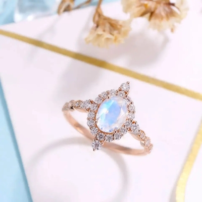 最も新しいローズの金張り925の純銀製の宝石類の楕円形は青いMoonstoneの婚約指輪を切った