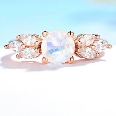 925純銀製ローズの金1つのカラットの花のハロー リング虹のMoonstoneリング