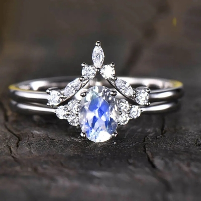 14Kローズの金の楕円形はカボション風にMoonstoneの婚約指輪のMoonstoneのハロー リング宝石類を切った