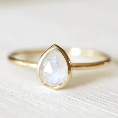 ナシのMoonstoneの婚約指輪18kの金の銀リング自然な宝石用原石の宝石類