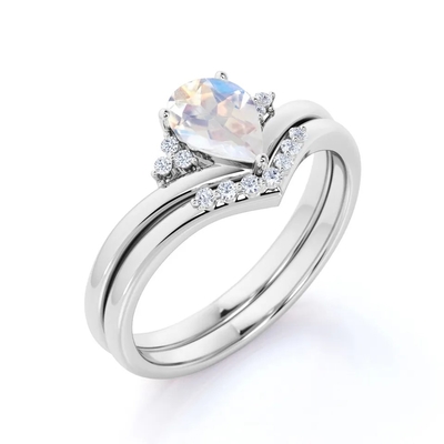S925金の自然なナシはCzの虹のMoonstoneリングBohoの結婚式セットを形づける