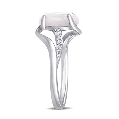 楕円形のオパールおよび1/15 CT。T.W. Diamond Bypassは純銀製のすねリングを裂いた