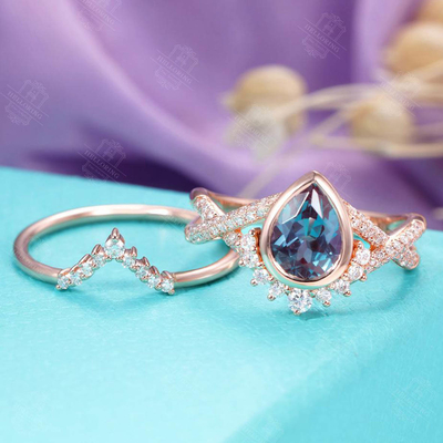925純銀製のナシの形型の結婚指輪のローズの金のAlexandriteの婚約指輪セット