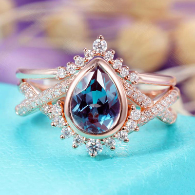 925純銀製のナシの形型の結婚指輪のローズの金のAlexandriteの婚約指輪セット