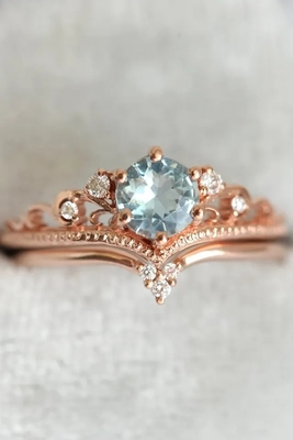 敏感なS925ローズの金は自然な丸型のアクアマリン リング女性の宝石類をめっきした