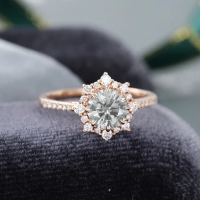 925銀製型のローズの金のハローの灰色のMoissaniteリング1ct Moissanite記念日リング結婚指輪