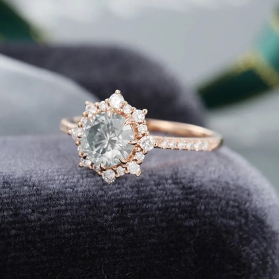 925銀製型のローズの金のハローの灰色のMoissaniteリング1ct Moissanite記念日リング結婚指輪