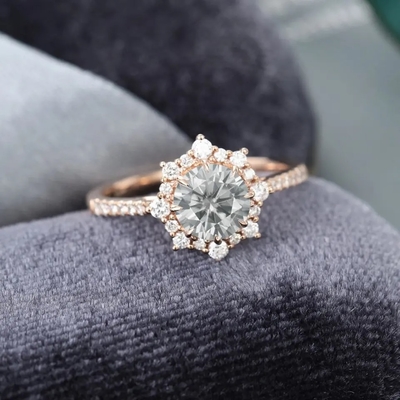 925銀製型のローズの金のハローの灰色のMoissaniteリング1ct Moissanite記念日リング結婚指輪