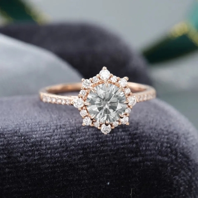 925銀製型のローズの金のハローの灰色のMoissaniteリング1ct Moissanite記念日リング結婚指輪