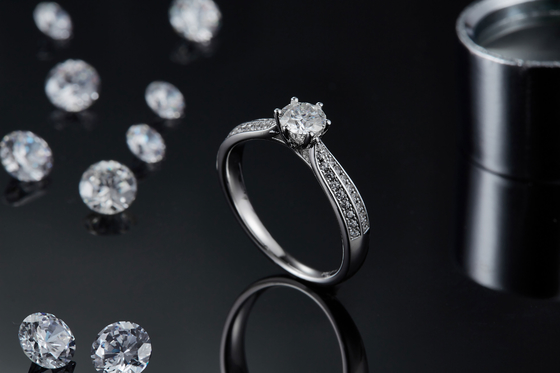 ミニマリストは9K金の宝石類、Moissanite 925銀製リング セットを設計する