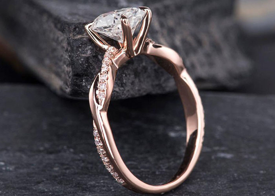 Mossianite 2.5ct Oval Engagement Ring 18KローズGold Material