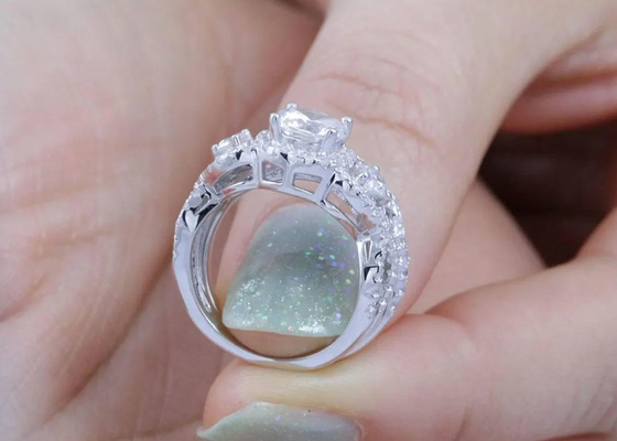 OEM ODM Natural Diamond Wedding Rings、Halo Style Promise Rings 6.5mm Dimension