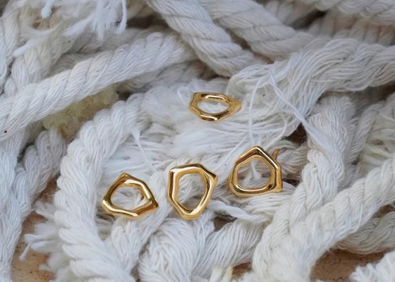Anniversaryのための不規則なCircle 9k Gold Earrings 8mm Dimension
