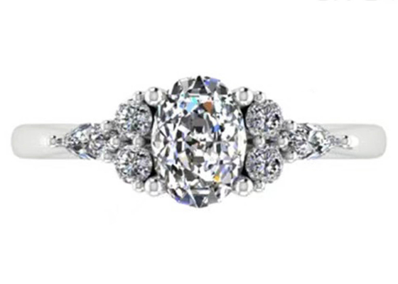 OEM Oval Diamond Engagement RingのRound White Gold Ring 7.19x5.15x3.17mmのサイズ