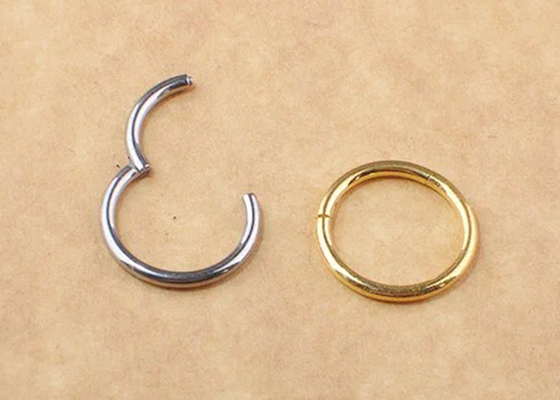 Periceing White Gold Clicker、Anniversaryのための14k Gold Hoop Earrings OEM ODM