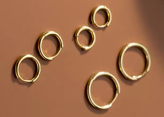 Helixセクシーな14k Gold Hoop Earrings ODM For Women 1.2mm×10mm Dimension