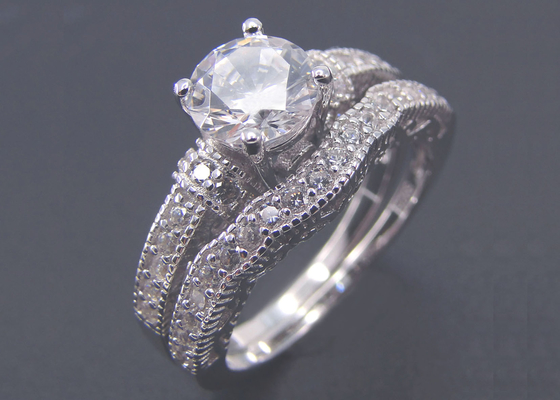 2カラットのDiamond Engagement Wedding Rings丸型OEM ODM