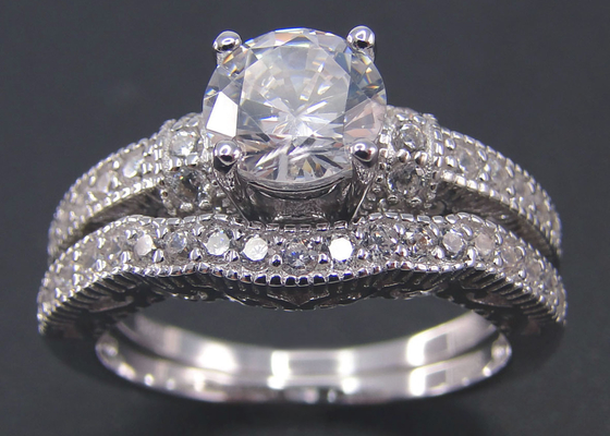 2カラットのDiamond Engagement Wedding Rings丸型OEM ODM