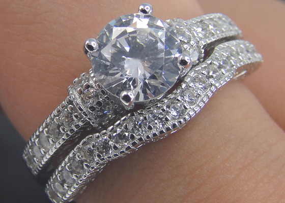 2カラットのDiamond Engagement Wedding Rings丸型OEM ODM