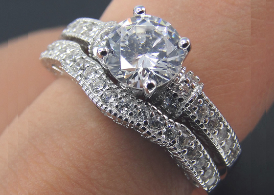 2カラットのDiamond Engagement Wedding Rings丸型OEM ODM