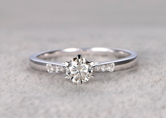 Daily Wearのための5mm Moissanite Real Diamond JewelleryリングWhite Gold Material ODM