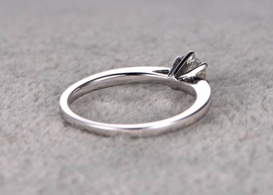 Daily Wearのための5mm Moissanite Real Diamond JewelleryリングWhite Gold Material ODM