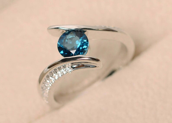 空想Shank Blue Diamond Engagement Ring、OEM ODM 14K White Gold Ring
