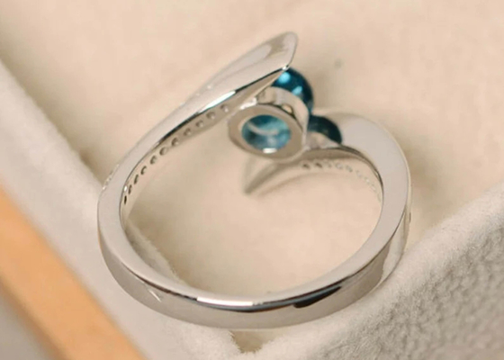 空想Shank Blue Diamond Engagement Ring、OEM ODM 14K White Gold Ring
