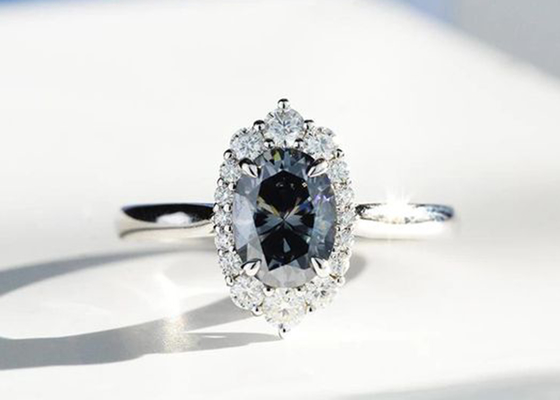 3カラットのOval Lab Grown Moissanite Ring Dark Grey色8×10MMのサイズ