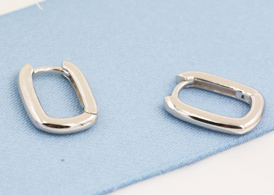 楕円形のHoop 9K Gold Earrings 2mm Thickness With 6x10mm Inner Diameter