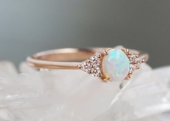 Cobochon Cut 9K Gold Ring、0.5ct Natural Opal Ring 5×7MM Size