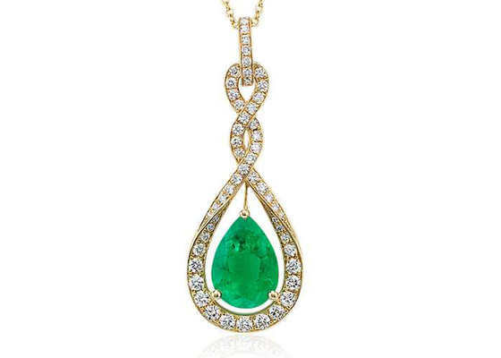 ナシのCut 14K Gold Necklaces With Natural Green Emerald Tiny Diamond 6×8MMのサイズ