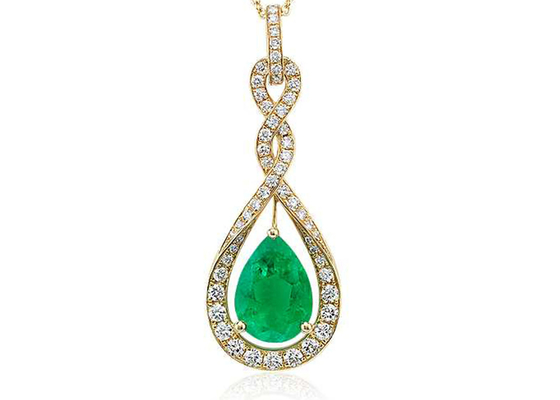 ナシのCut 14K Gold Necklaces With Natural Green Emerald Tiny Diamond 6×8MMのサイズ
