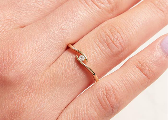 一つはめの宝石14k Yellow Gold Diamond Ring 1.5mm Round Cut With 0.10ct Diamond