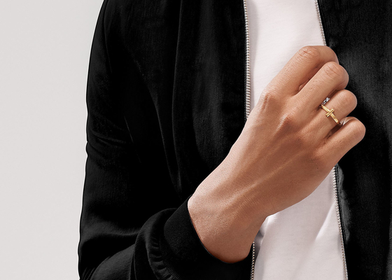 Engagement Weddingのための3.89g重量18K Solid Gold Jewelleryリング2.5mm Width