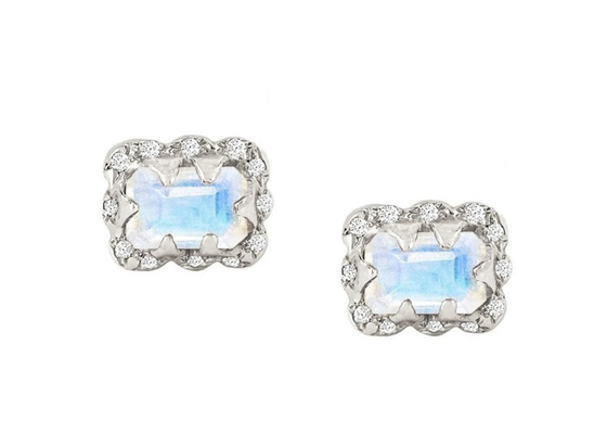 Giftのための5×7MM Emerald Cut Diamond Earrings With Sprinkled Diamond