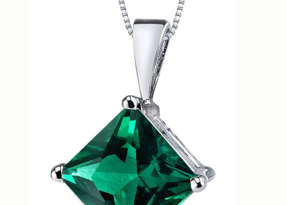 2.2ct Natural Emerald Pendant Necklace Princess Cut 7×7mmのサイズ