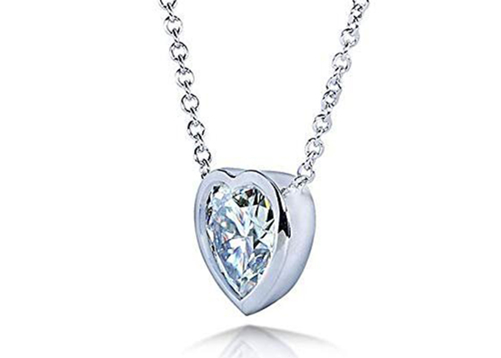 6x6mm Moissaniteの16inch 14K Gold Necklaces Heartの斜面様式